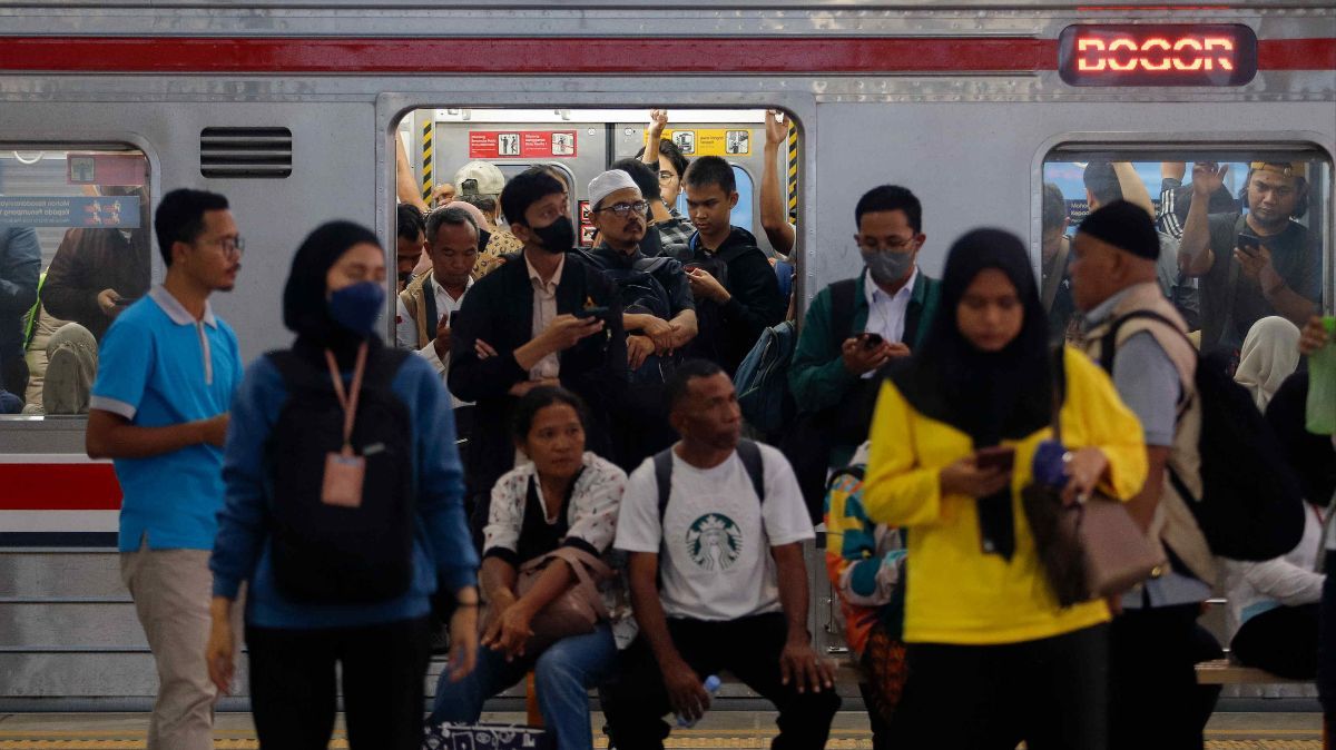 FOTO: Potret Kondisi KRL Jabodetabek di Tengah Rencana Kenaikan Tarif di Tahun 2024