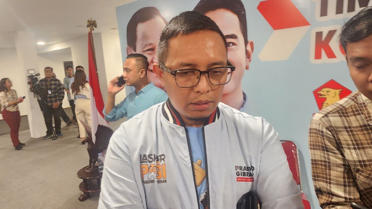 Hasan Nasbi: Kalau Ada Hubungan Bansos Dengan Keterpilihan, Anies Tak Bisa Lawan Ahok