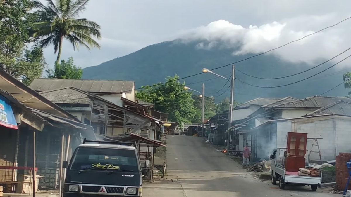 Pesona Gunung Karang Gunung Api Tertinggi di Banten, Bisa Terlihat dari Jakarta