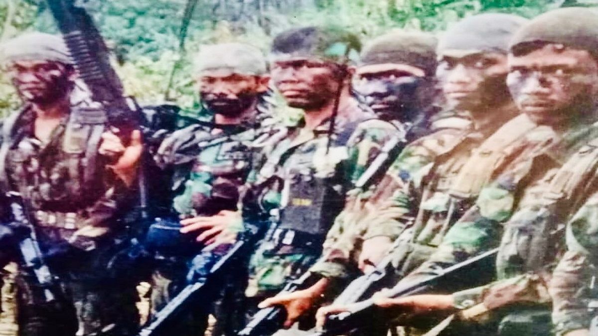 Potret Lawas Jenderal Marinir TNI AL & Pasukan saat Masih 'Hidup di Hutan', Penampilannya Garang Bak Rambo