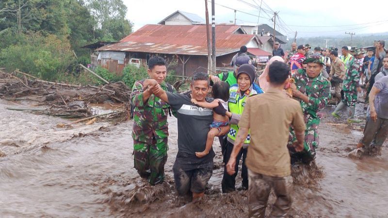 Banjir Lahar Dingin Gunung Marapi, 8 Orang Dilarikan ke Rumah Sakit