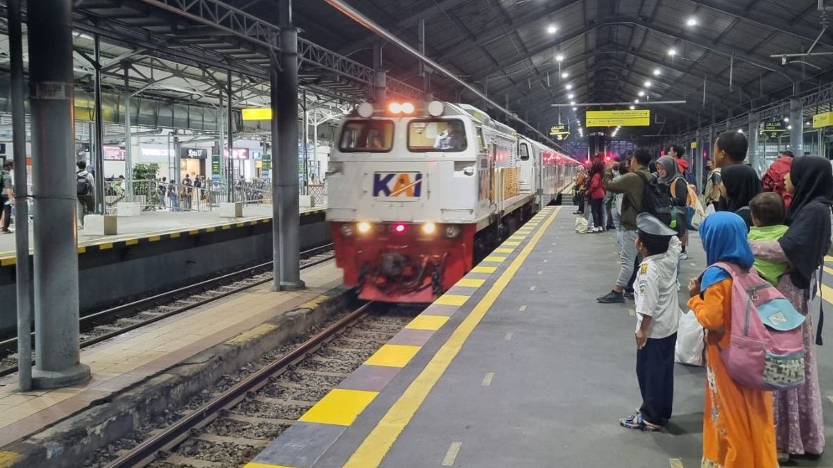 Surabaya Jadi Destinasi Favorit Pemudik Kereta dari Jakarta