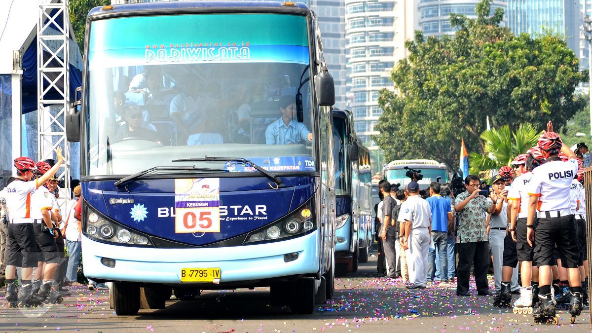 Sediakan 19 Unit Bus, BUMN Semen Siap Angkut 880 Pemudik Gratis ke Kampung Halaman