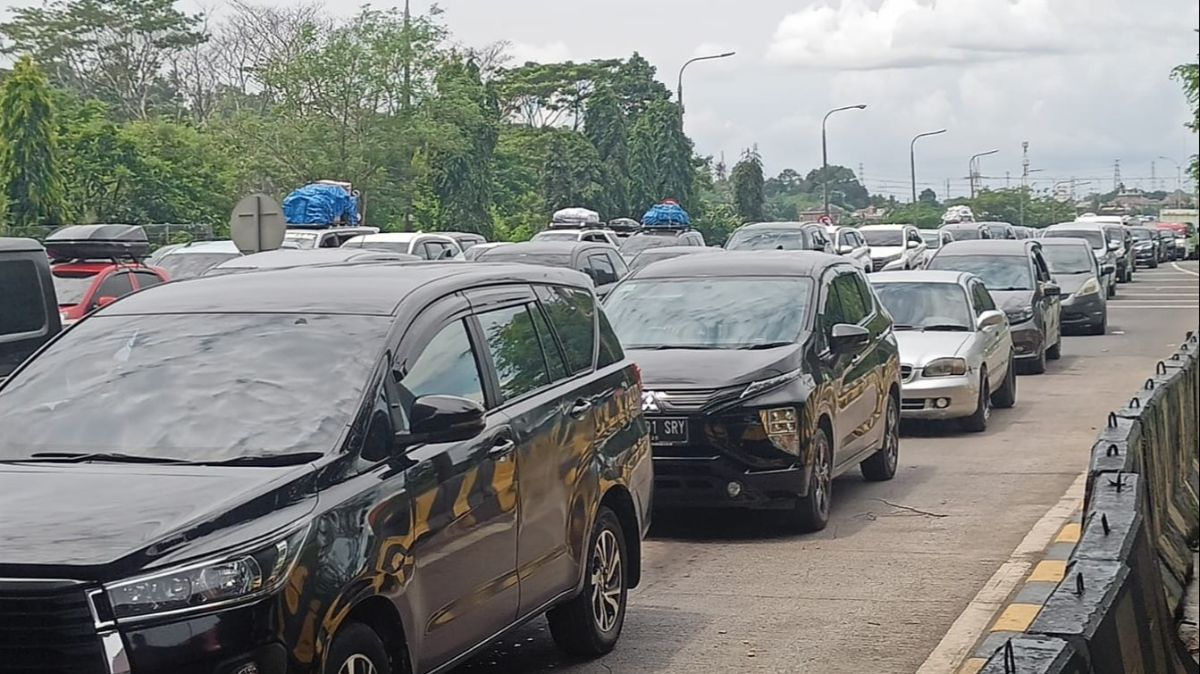 Kemacetan Masih Mengular di Tol Merak Hingga Pagi Ini, Berikut Penjelasan Polisi