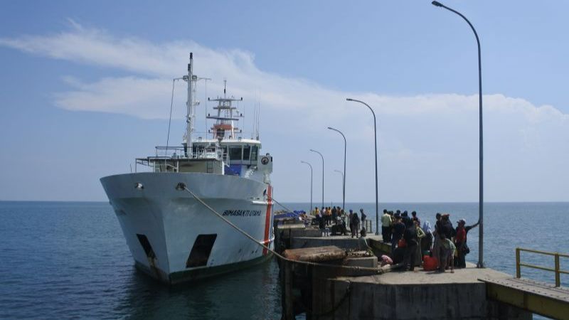 Terlantar 3 Hari di Pelabuhan Jangkar, Pemudik Tujuan Pulau Raas Diangkut Kapal Kemenhub