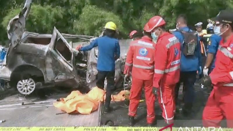 Kronologi Kecelakaan Maut di KM 58 Tol Jakarta-Cikampek, 9 Orang Dilaporkan Tewas