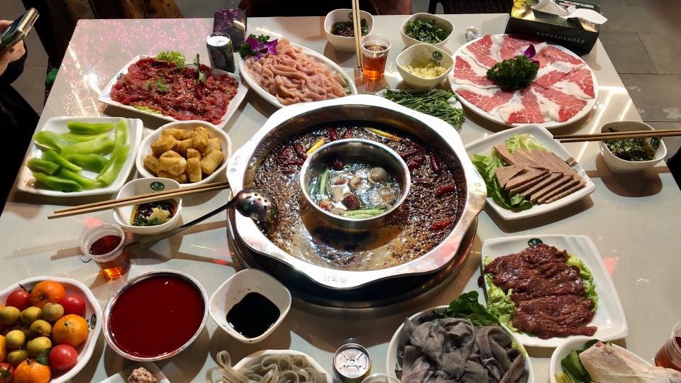 Restoran Hot Pot Terbesar di Dunia, Mampu Menampung 5.800 Orang Luasnya Hampir Setengah Bukit