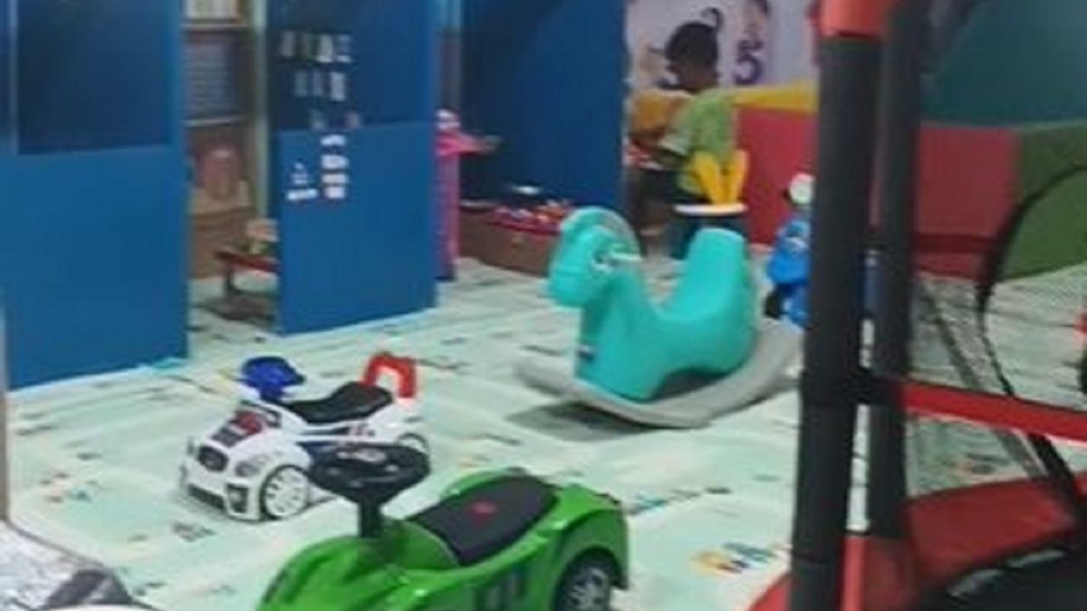 Aksi Perempuan Izinkan Seorang Anak Main di Playgroundnya Ini Curi Perhatian, Ikhlas Dibayar Rp5 Ribu