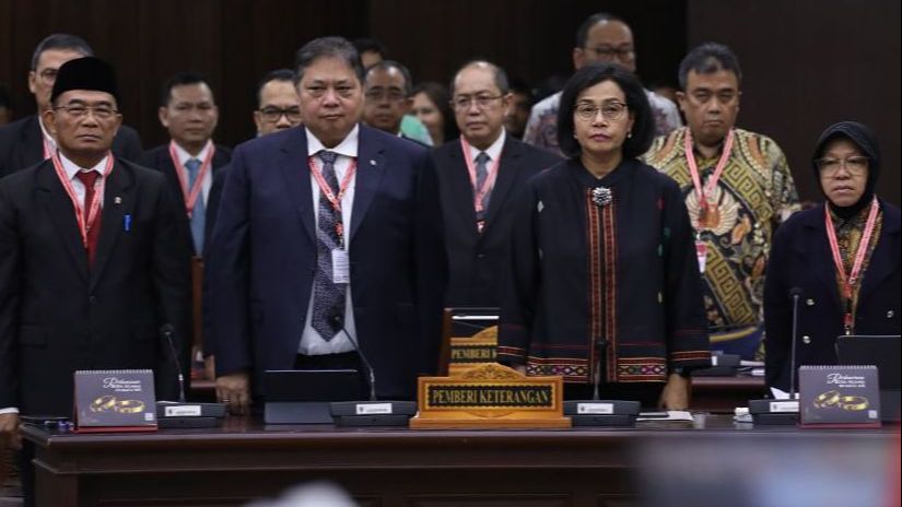 Usai Menjelaskan Mengenai Masalah Bansos ini, Risma Lantas Meminta Maaf