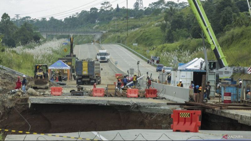 Pakar Mengurai Penyebab Ruas Tol Bocimi Amblas