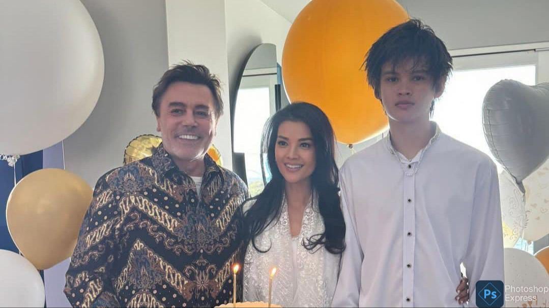 Genap Berusia 17 Tahun, Potret Terbaru Armand Anak Farah Quinn yang Makin Ganteng dan Bule Banget