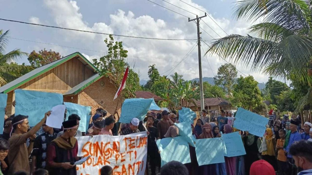 Asa Warga Jambi Menanti Air Bersih di Tengah Kali Tercemar Tambang Ilegal