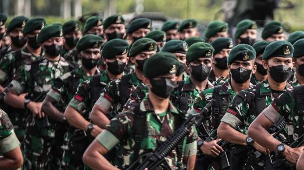 Prajurit TNI Asal Papua Pakai Gelang 'Sakti' Bisa Sembuhkan Penyakit, 'Jangan Dipegang Nanti Kau Sakit'