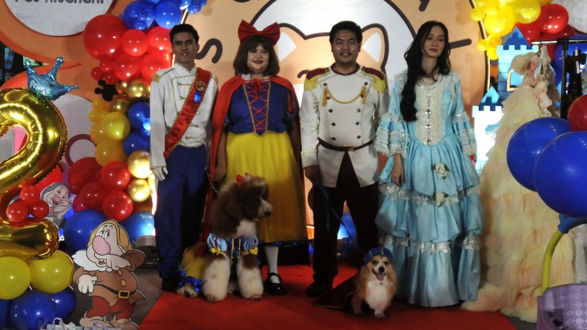 FOTO: Mewahnya Pesta Ulang Tahun Anjing Rocky dan Jesslyn di Mal Jakarta, Dimeriahkan Parade Busana ala Disney