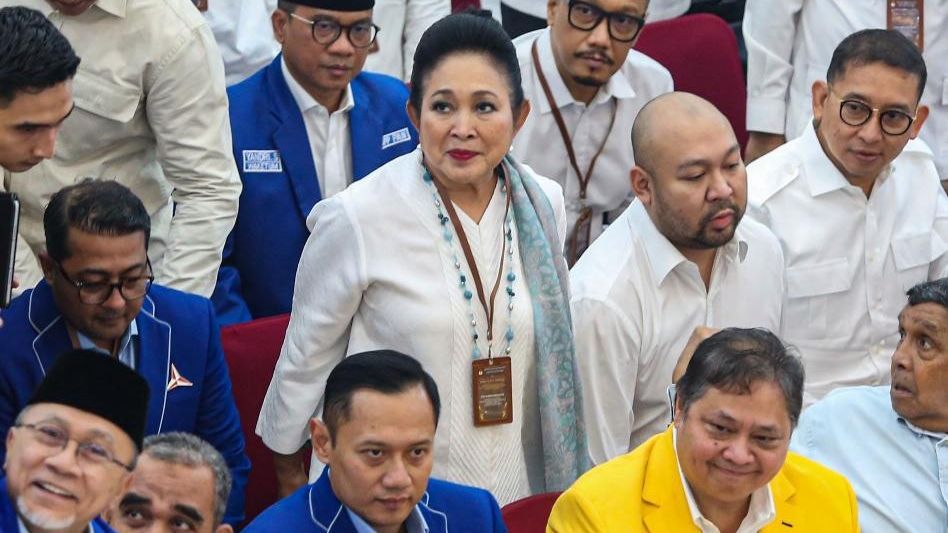 Melihat Gaya Titiek Soeharto dan Istri Para Jenderal Hadir Acara Prabowo