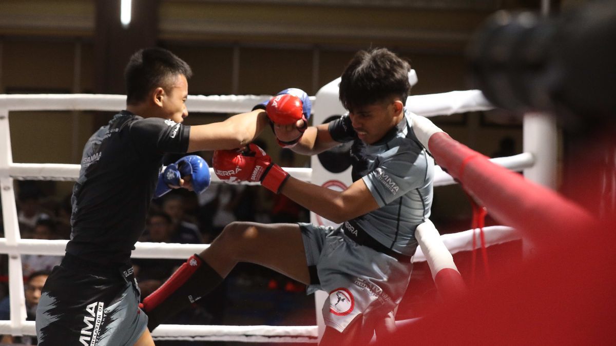 FOTO: Aksi Petarung Muda Bertanding dalam Kejurnas MMA U-18 di Jakarta