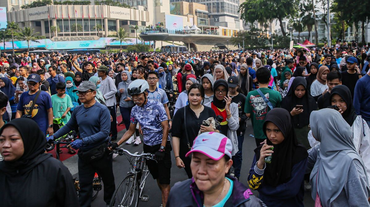 FOTO: Ada Maliq & D'essentials, Warga Tumpah Ruah Padati Car Free Day Jakarta