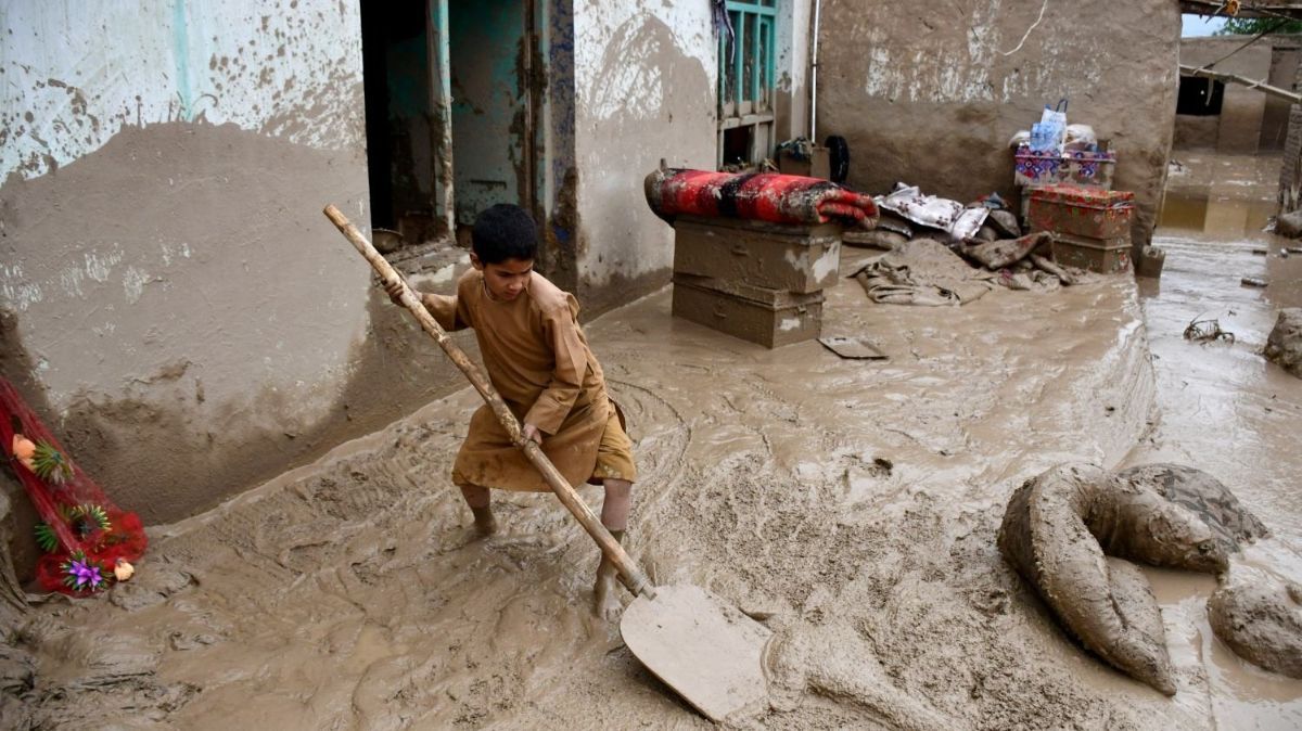 FOTO: Porak Poranda Afghanistan Setelah Banjir Dahsyat Bercampur Lumpur, Lebih dari 300 Orang Tewas