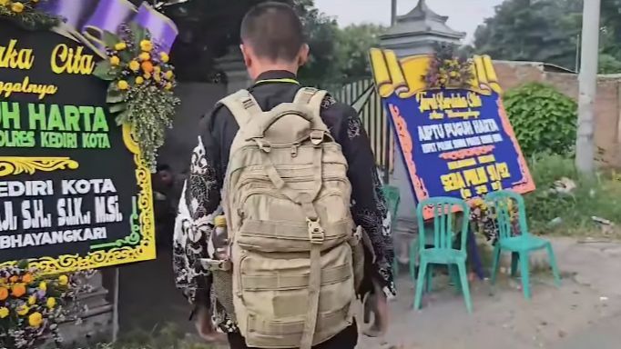 ⁠Casis Polri Syok dan Mematung, Dikabari Ayah Meninggal saat Tes Polisi