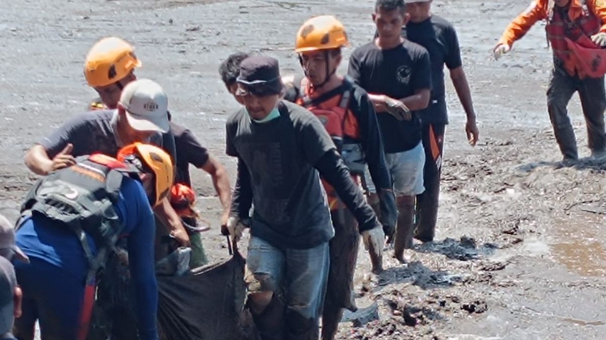 Korban Tewas Banjir Bandang dan Lahar Dingin di Sumbar Bertambah jadi 43 Orang, 15 dalam Pencarian