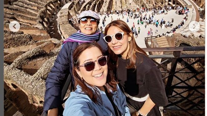 Foto-Foto Cantik Najwa Shihab Liburan di Italy, Happy Bareng Bestie