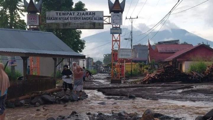 Jalan Padang-Bukittinggi Masih Putus akibat Banjir Bandang, Ini Jalur Alternatif yang Bisa Dilewati