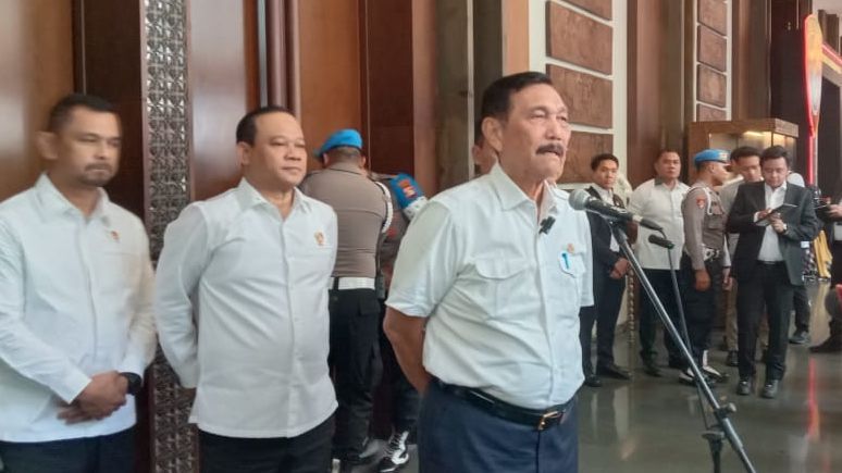 Menteri Luhut Minta Bareskrim Tindak Tegas WNA Pelaku Narkoba dan Judi Online