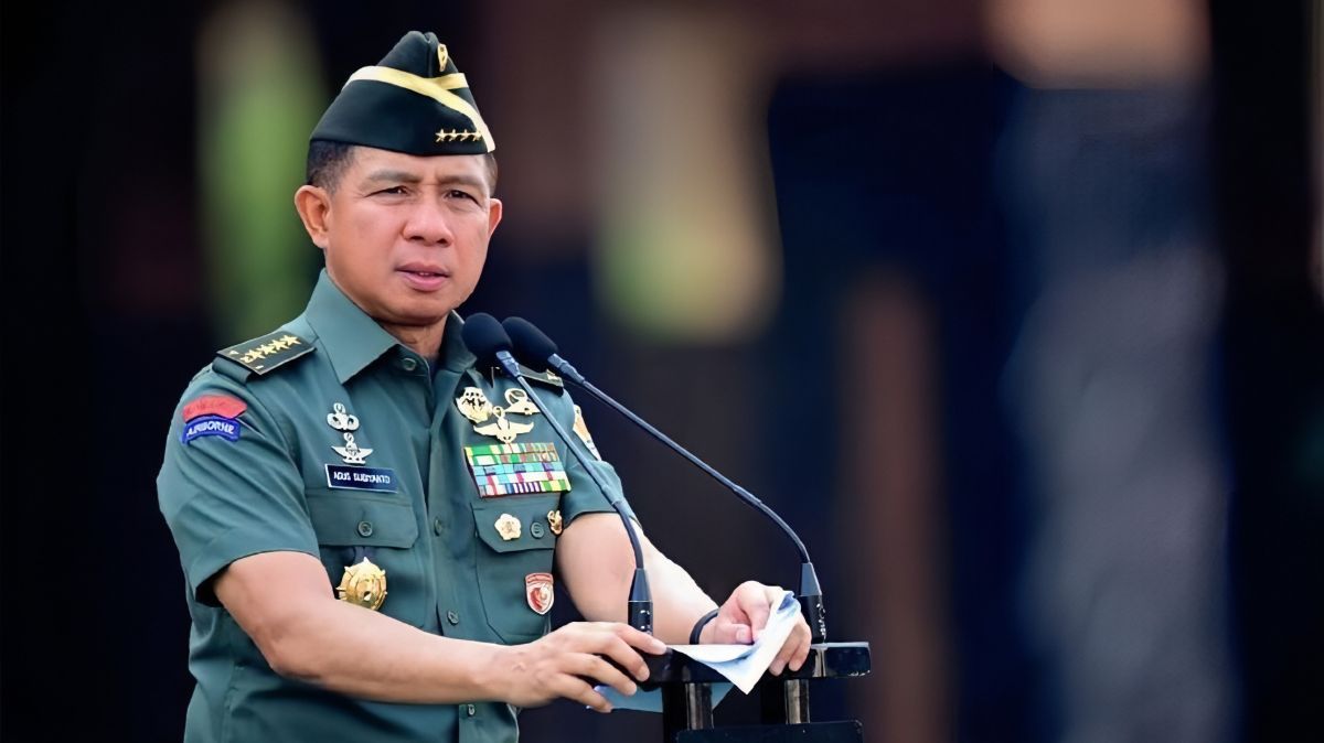 Bintang 4 di Pundak, Begini Gaya Sederhana Panglima TNI saat Ngasih Makan Kambing di Rumah