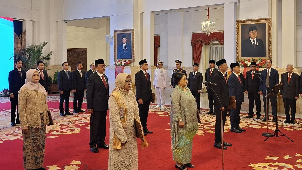 Jokowi Lantik 7 Anggota Baru LPSK di Istana Negara