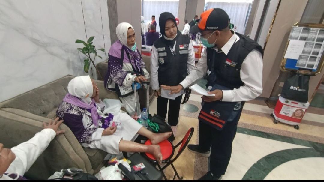 Kisah Nenek Rupi'ah Sudah Tiba di Madinah Keukeuh Mau Naik Pesawat ke Arab untuk Berhaji