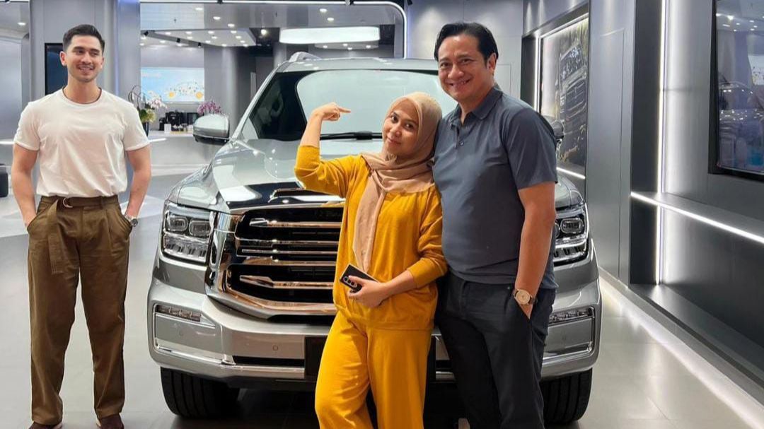 Verrell Bramasta Belikan Mobil Baru buat Ibu Sambungnya, Keren dan Mahal