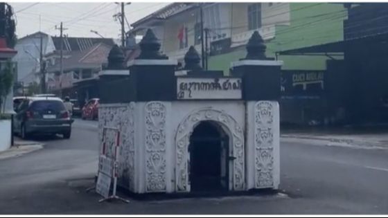 Tak Banyak yang Tahu, Bangunan di Tengah Jalanan Purwokerto Ini Ternyata Makam