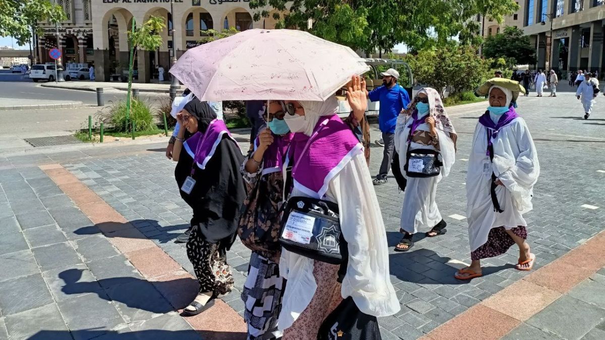 Begini Suasana dalam Pesawat Garuda yang Bawa Jemaah Haji Asal Makassar saat Sayap Terbakar