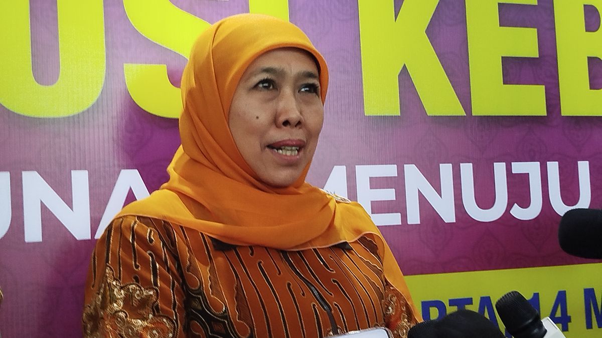 Sambangi Rumah Airlangga, Khofifah: InsyaAllah Rekomendasi Golkar akan Turun