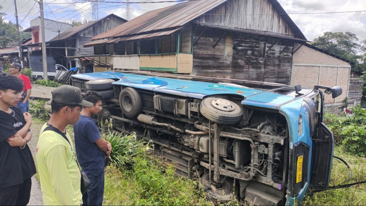 Sopir Mengantuk, Bus Big Bird Tabrak 4 Orang di Toba 2 Korban Meninggal