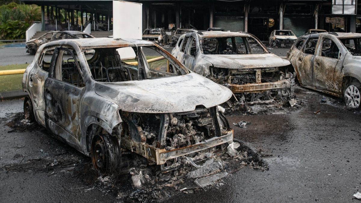 FOTO: Kacau Balau! Kerusuhan Pecah di Kaledonia Baru, Toko Dijarah hingga Mobil-Mobil Dibakar