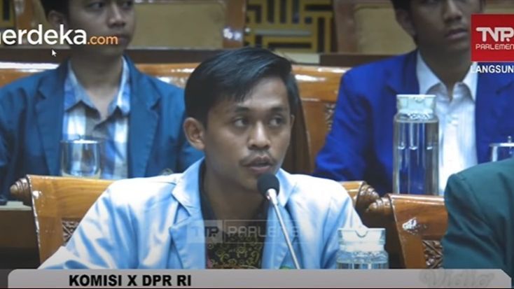 VIDEO: Suara Keras Mahasiswa Kritisi Biaya UKT Melonjak Tinggi di DPR!