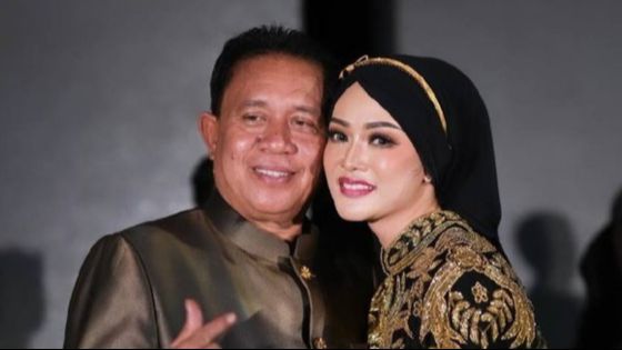 Potret Rhenny Yuliana, Mertua Putri Isnari,Ddianggap Sebagai yang Paling Cantik Oleh Kedua Istri Haji Alwi