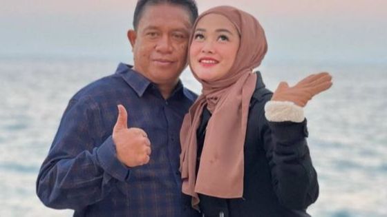 Istri Kedua Haji Alwi, 8 Foto Rhenny Yuliana Mertua Putri Isnari yang Disebut Paling Cantik