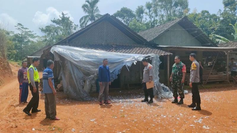 Balon Udara Jatuh dan Meledak di Pacitan, Empat Orang Terluka