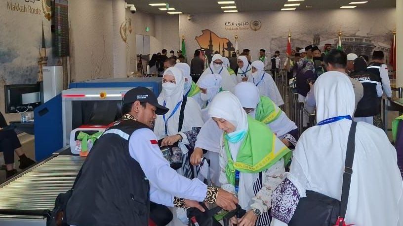 Tiba di Madinah, Jemaah Haji Indonesia Disambut Selawat hingga Makan Minum