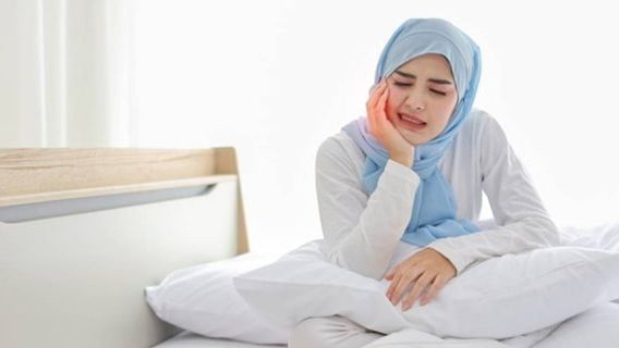 Mitos dan Fakta Mengejutkan di Balik Mimpi Gigi Palsu Copot!