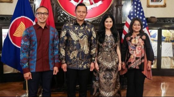 Tampil Cantik Kenakan Batik, Deretan Potret Annisa Pohan Dampingi Suami Kunjungan Kerja ke Amerika