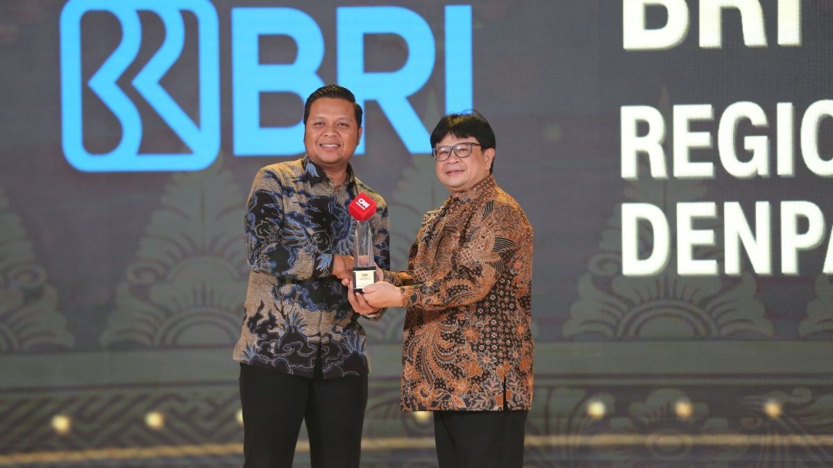 Punya Peran Besar di Bidang Ekonomi dan Sosial, BRI Raih Dua Penghargaan di CNN Indonesia Awards Bali 2024