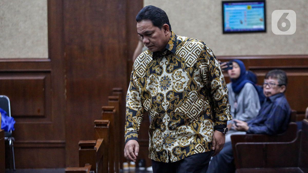 Kasus Korupsi BTS Kominfo, Mantan Anggota BPK Achsanul Qosasi Dituntut 5 Tahun Penjara