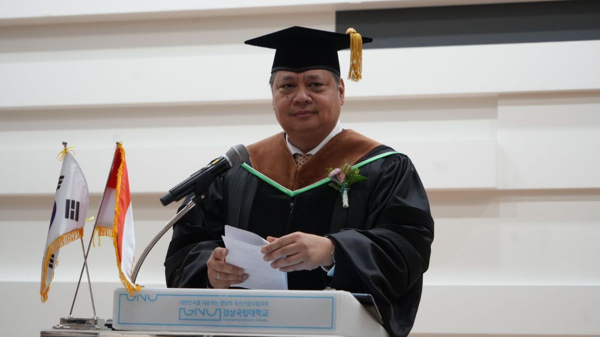 Menko Airlangga Raih Gelar Doktor Honoris Causa dari Gyeongsang National University, Ini Prestasinya