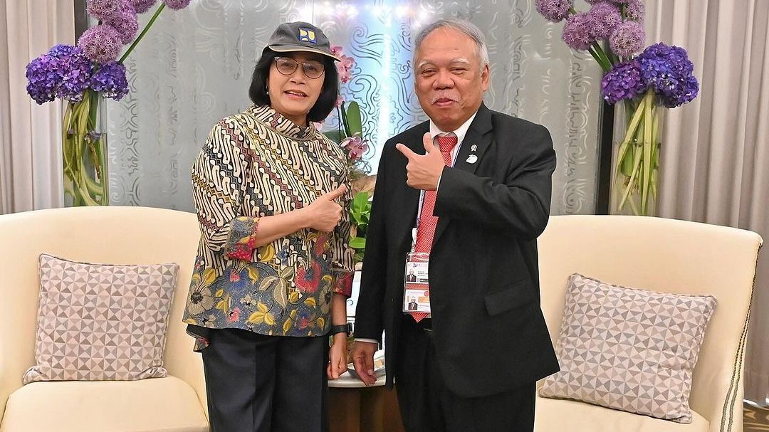 Menkeu Sri Mulyani Pakai Topi 'Legend' Menteri Basuki, Begini Gayanya Kece Abis