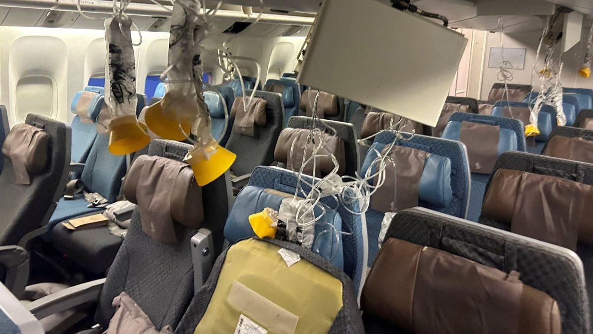 FOTO: Horor! Turbulensi Dahsyat Hantam Singapore Airlines, Begini Kondisi di Dalam Pesawat