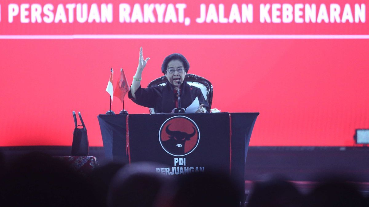 FOTO: Pidato Emosional Megawati di Rakernas V PDIP, Teteskan Air Mata hingga Tegas Siap Jadi Provokator