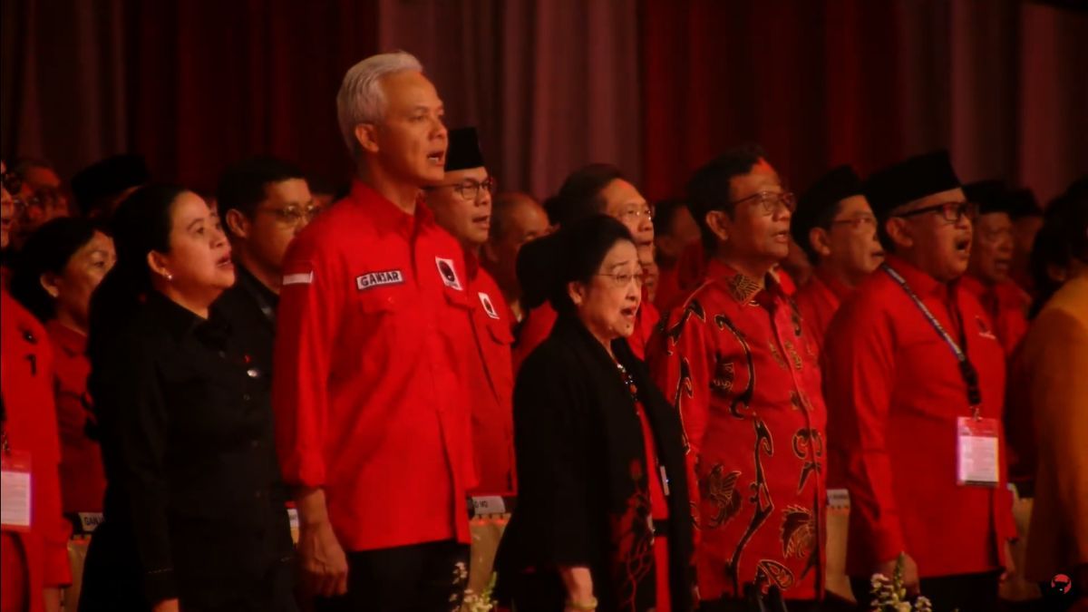 FOTO: Kala Jokowi Tak Lagi Duduk di Samping Megawati